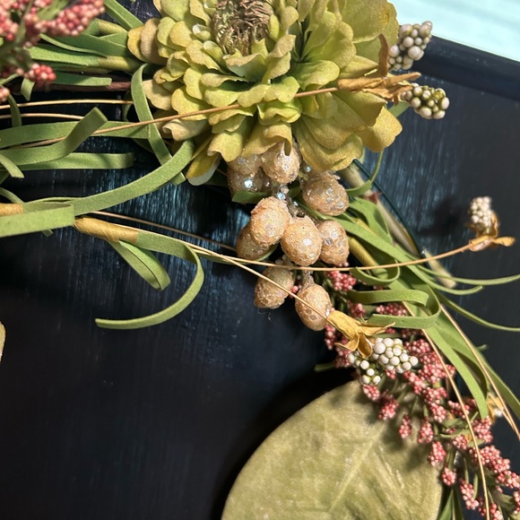 Handcrafted Faux Floral Zinnia Wreath 12 inches Fall Spring Floral Decor New - Picture 4 of 7